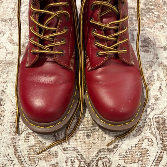 Dr. Martens Made In England Red Oxblood 1460 Boots Men’s Size 9 Women’s Size 10 - Picture 4 of 7